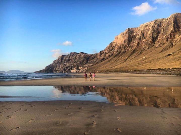 Coqueto Apto Eila 100 Metros Playa Wifi Leilighet Famara Eksteriør bilde