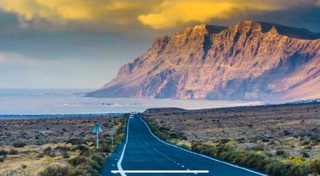 Coqueto Apto Eila 100 Metros Playa Wifi Leilighet Famara Eksteriør bilde